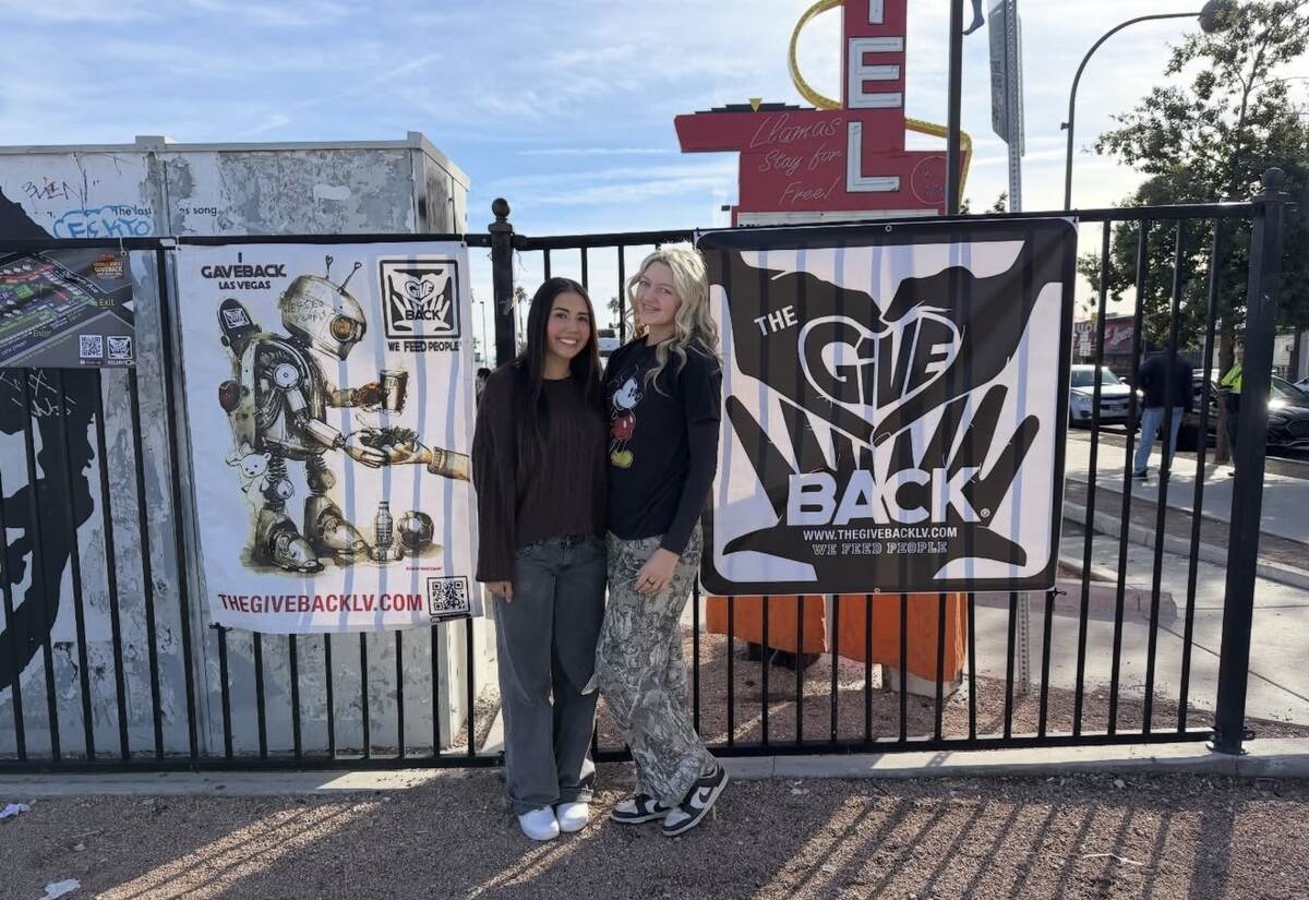 Youth volunteers at The Give Back Las Vegas Thanksgiving outreach